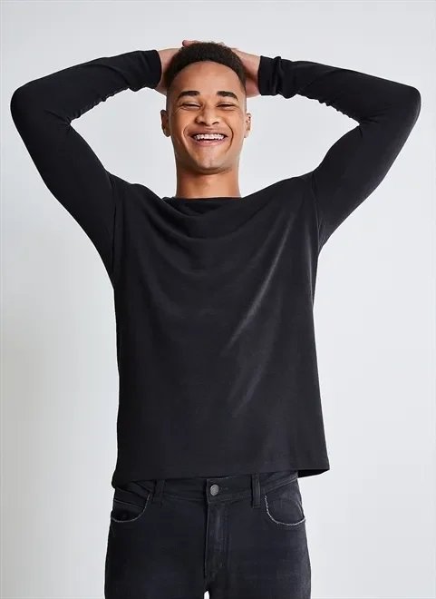 camiseta básica manga longa camiseta básica manga longa