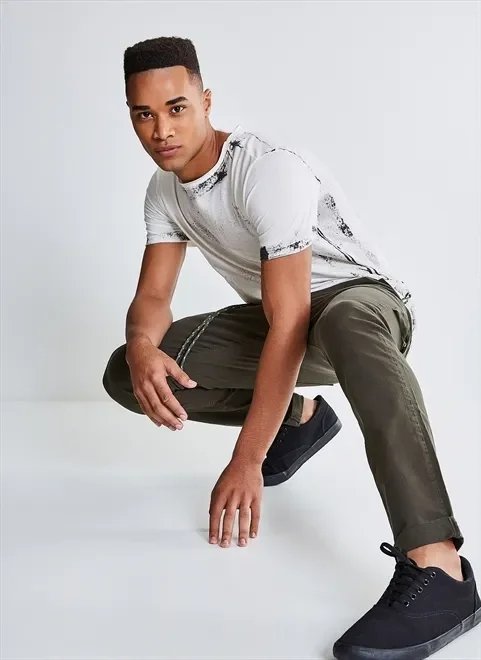 calça chino skinny em sarja calça chino skinny em sarja