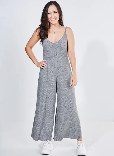 macacão pantacourt em malha mescla macacão pantacourt em malha mescla