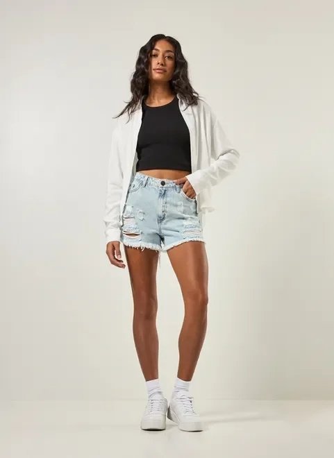short em jeans médio com rasgos short em jeans médio com rasgos