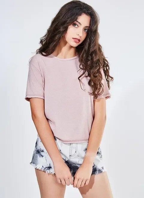 camiseta manga curta com brilhos camiseta manga curta com brilhos