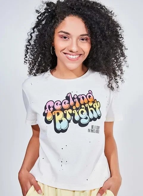 blusa com respingos e lettering blusa com respingos e lettering