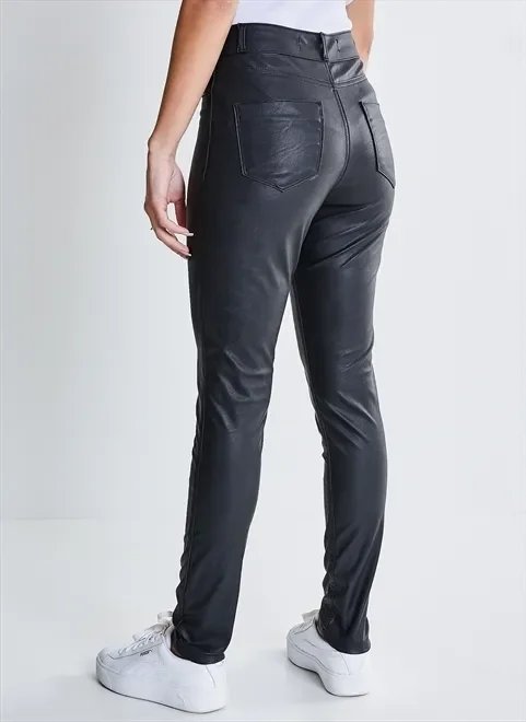 calça skinny em pu calça skinny em pu