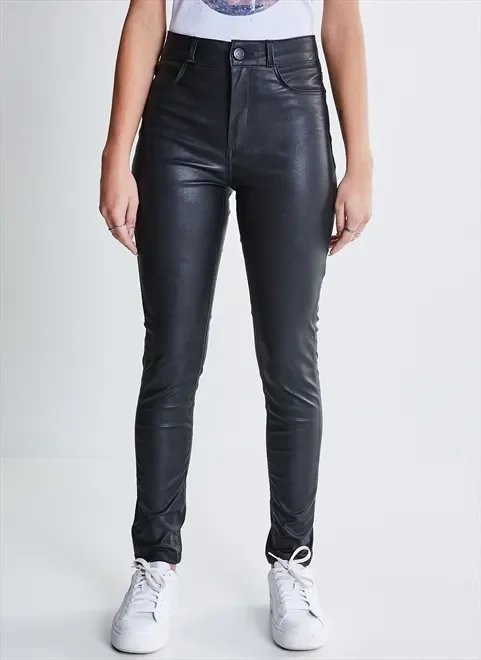 calça skinny em pu calça skinny em pu