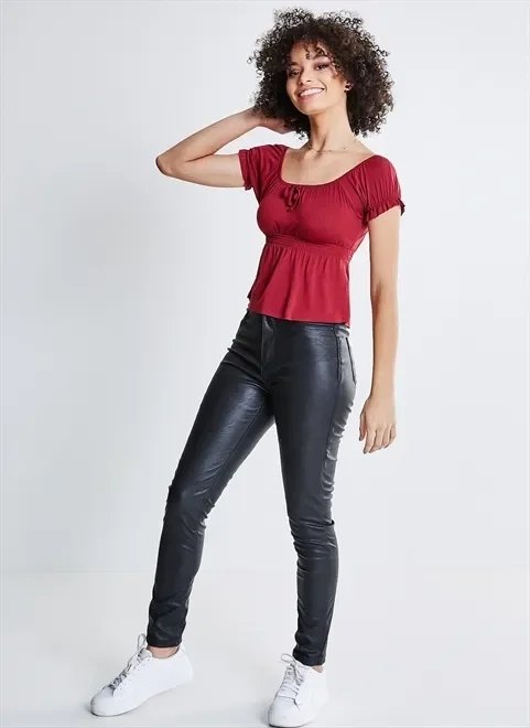 calça skinny em pu calça skinny em pu