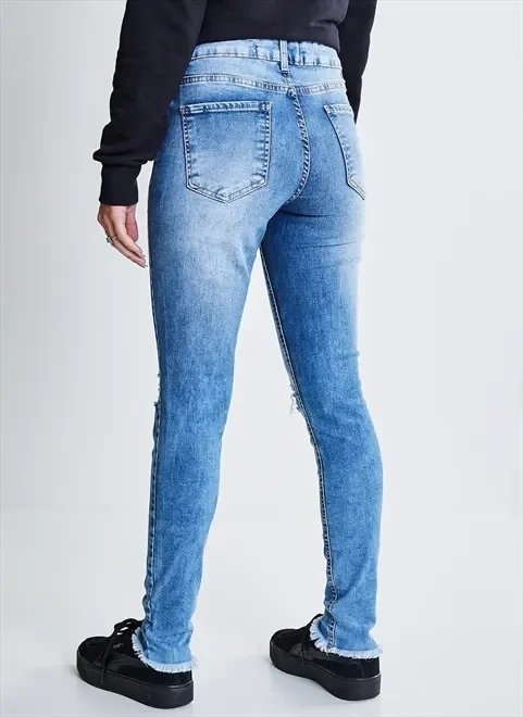 calça jeans skinny marmorizado com puídos calça jeans skinny marmorizado com puídos