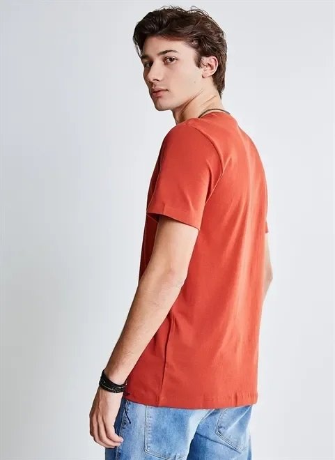 camiseta básica gola v camiseta básica gola v