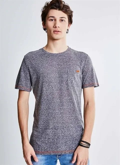 camiseta detalhe costura contrastante camiseta detalhe costura contrastante