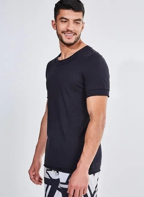 camiseta alongada com detalhes camiseta alongada com detalhes