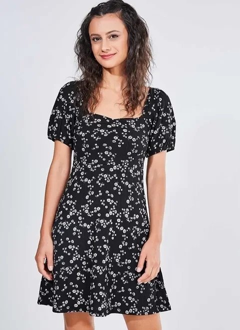 vestido floral com manga bufante vestido floral com manga bufante