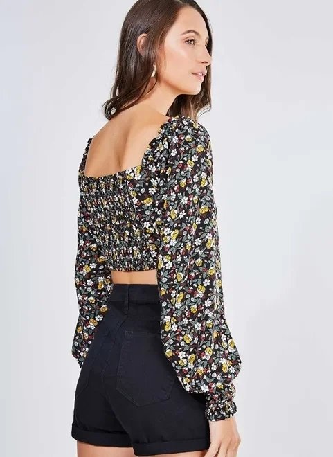 blusa cropped floral com manga bufante blusa cropped floral com manga bufante