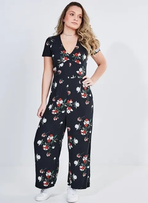 macacão com estampa floral macacão com estampa floral