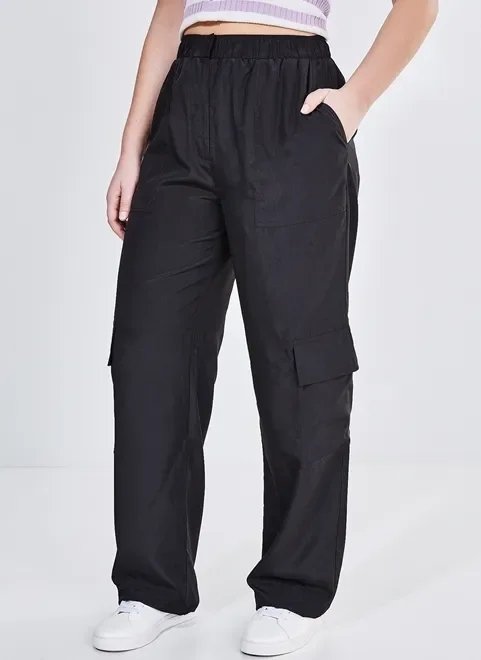 calça cargo em cetim calça cargo em cetim