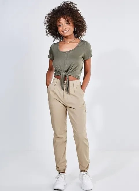 blusa cropped verde militar com nozinho blusa cropped verde militar com nozinho