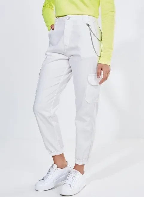 calça cargo em sarja com corrente calça cargo em sarja com corrente