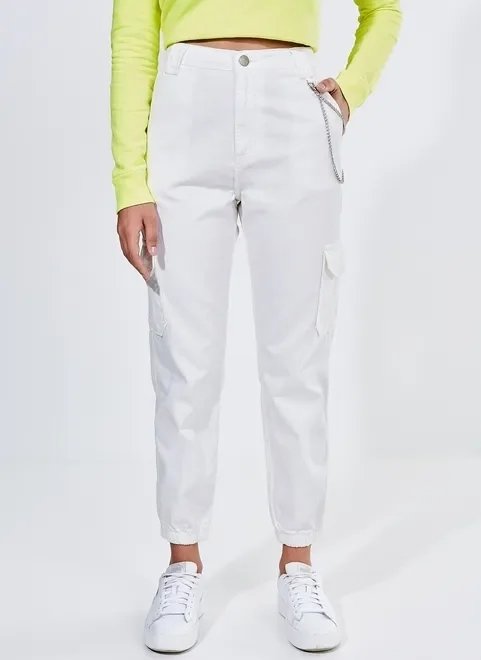 calça cargo em sarja com corrente calça cargo em sarja com corrente