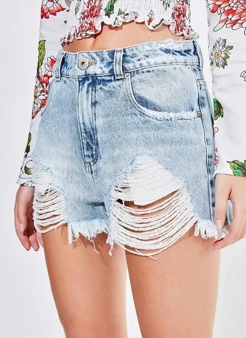 short barra desfiada jeans claro short barra desfiada jeans claro