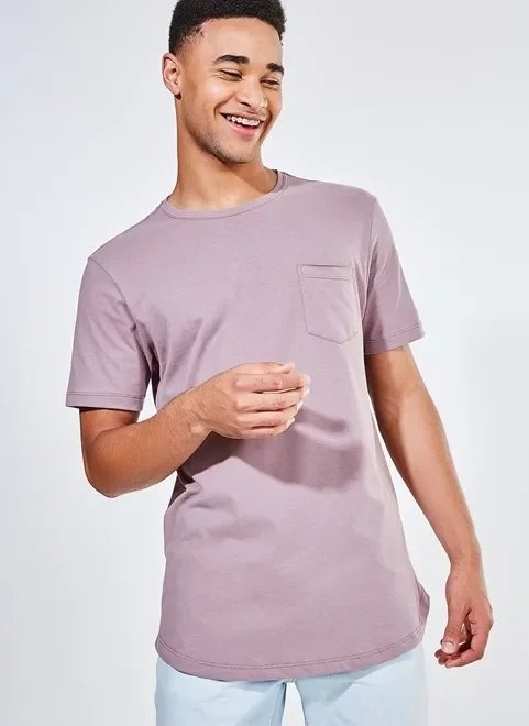camiseta alongada com bolso camiseta alongada com bolso