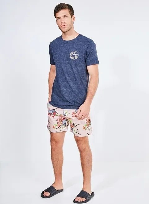 camiseta azul índigo com costura diferenciada camiseta azul índigo com costura diferenciada