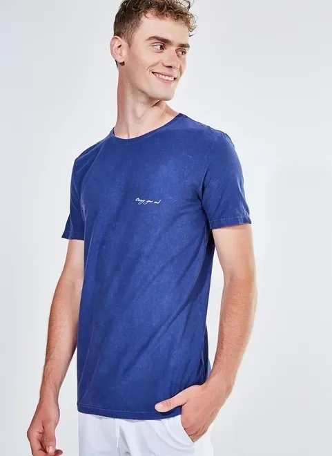 camiseta manga curta lettering assinatura camiseta manga curta lettering assinatura