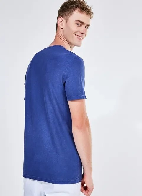 camiseta manga curta lettering assinatura camiseta manga curta lettering assinatura