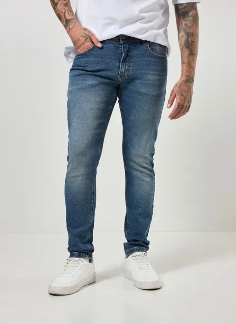 calça skinny em jeans escuro calça skinny em jeans escuro