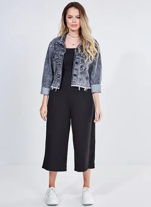 macacão midi com aberturas na cintura macacão midi com aberturas na cintura