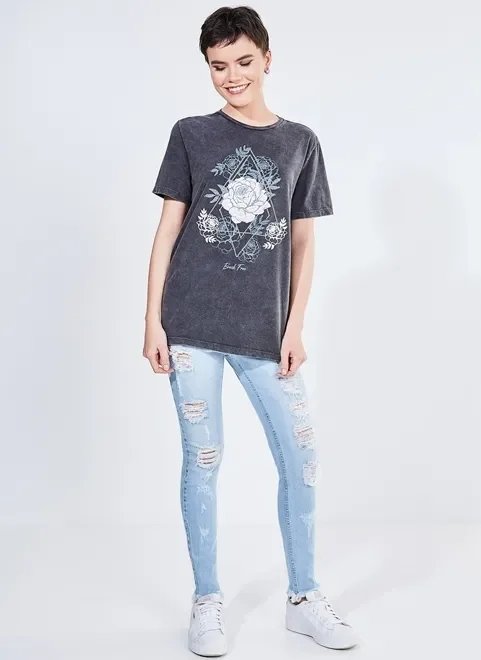 blusa marmorizada estampa rosas blusa marmorizada estampa rosas