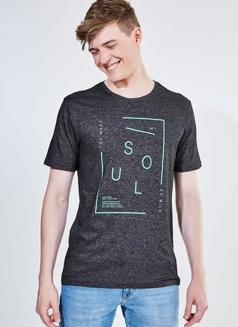 camiseta estampa soul em malha moulinê camiseta estampa soul em malha moulinê
