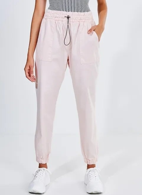calça jogger em sarja rosa calça jogger em sarja rosa