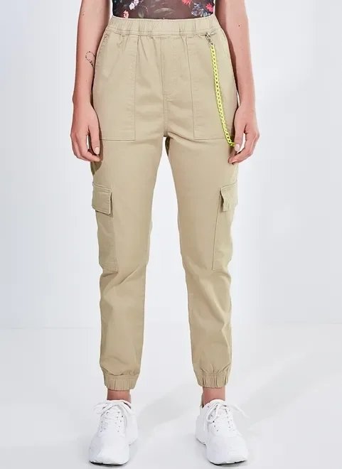 calça cargo em sarja com corrente calça cargo em sarja com corrente