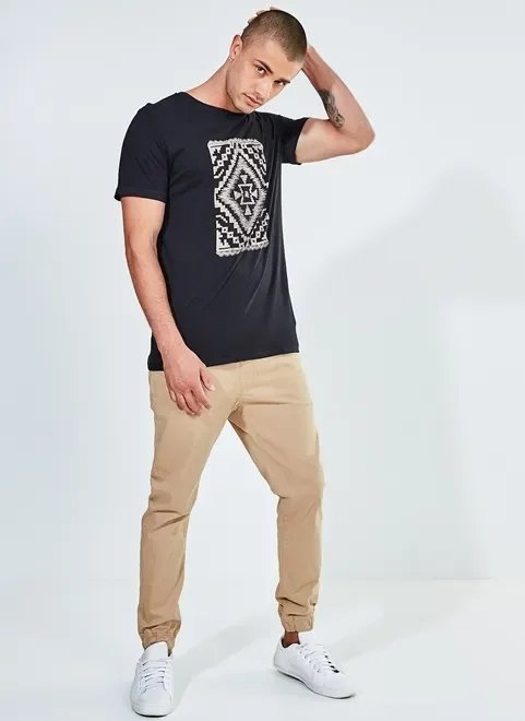camiseta manga curta estampa étnica camiseta manga curta estampa étnica