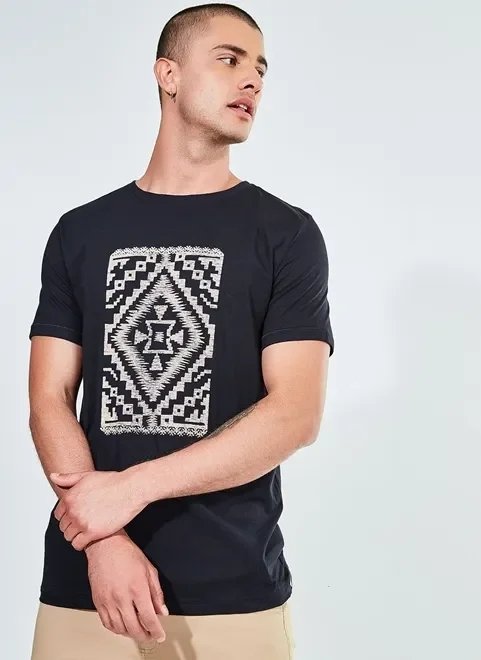 camiseta manga curta estampa étnica camiseta manga curta estampa étnica