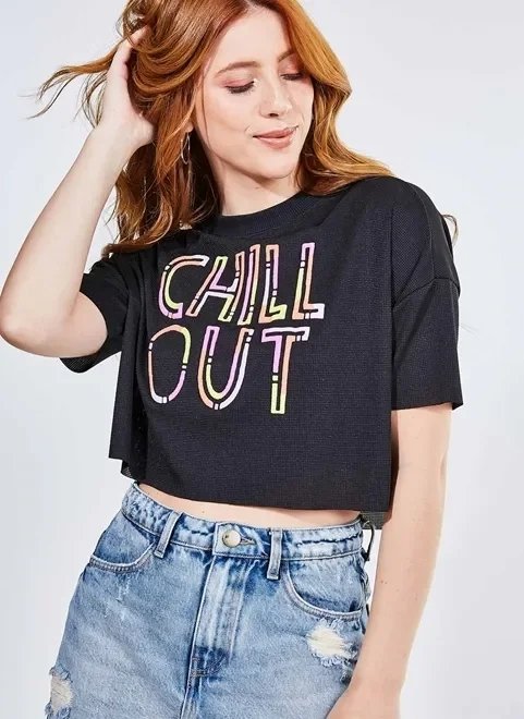 blusa cropped com lettering blusa cropped com lettering