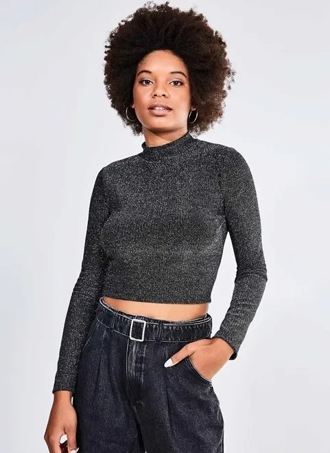 blusa cropped gola alta com fio metalizado blusa cropped gola alta com fio metalizado
