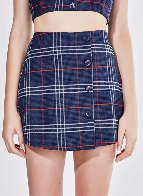 short saia xadrez com botões forrados short saia xadrez com botões forrados