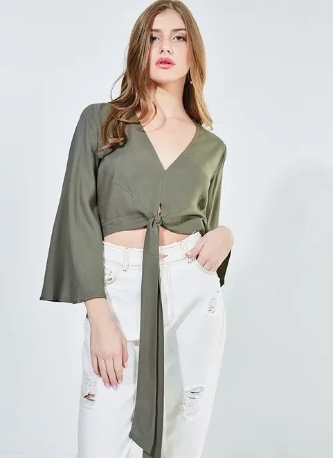 blusa cropped com amarração blusa cropped com amarração