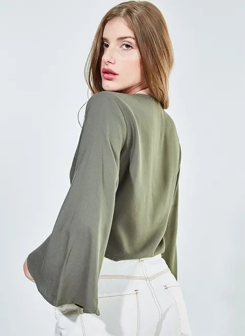 blusa cropped com amarração blusa cropped com amarração