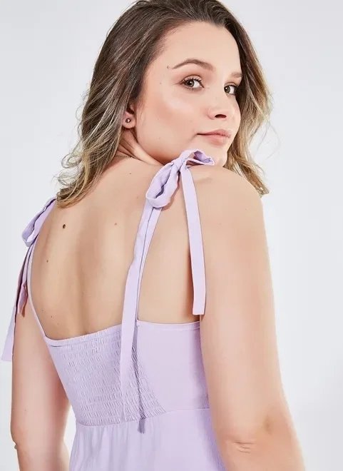 vestido curto lilás com decote princesa vestido curto lilás com decote princesa