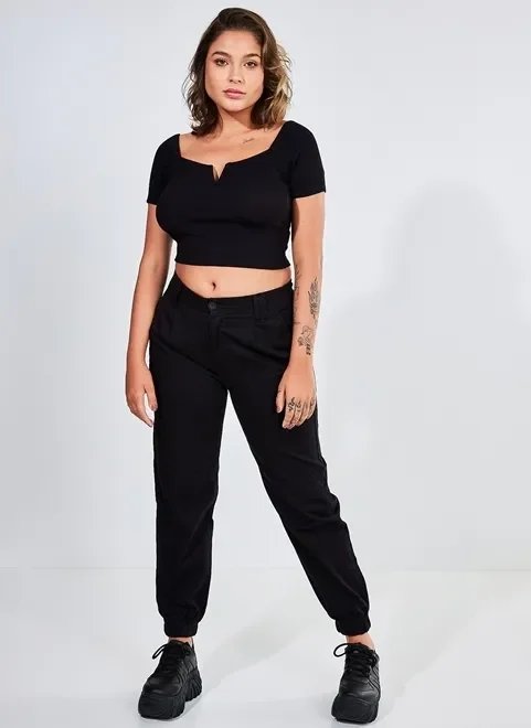blusa cropped com v no decote blusa cropped com v no decote