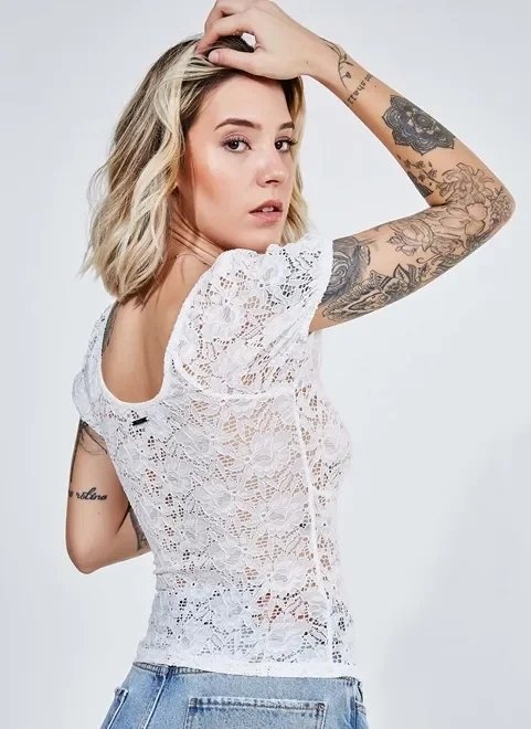 blusa branca em renda gola v blusa branca em renda gola v