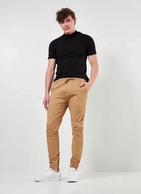 calça jogger em sarja caqui calça jogger em sarja caqui