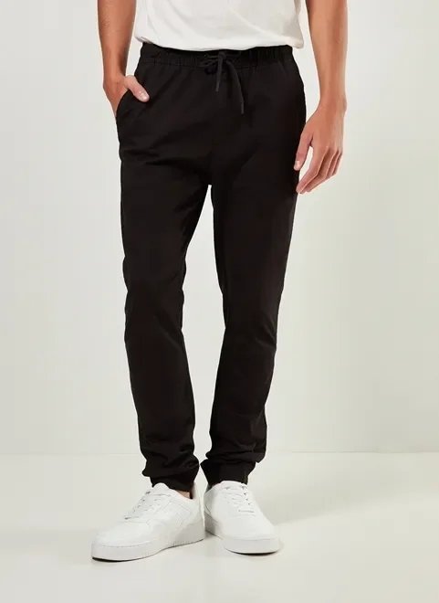 calça jogger em sarja preta calça jogger em sarja preta