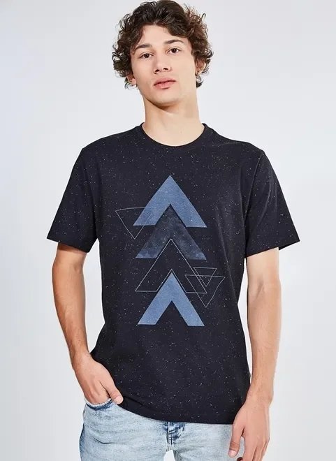 camiseta triângulos em malha botonê camiseta triângulos em malha botonê