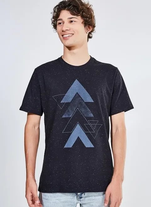 camiseta triângulos em malha botonê camiseta triângulos em malha botonê