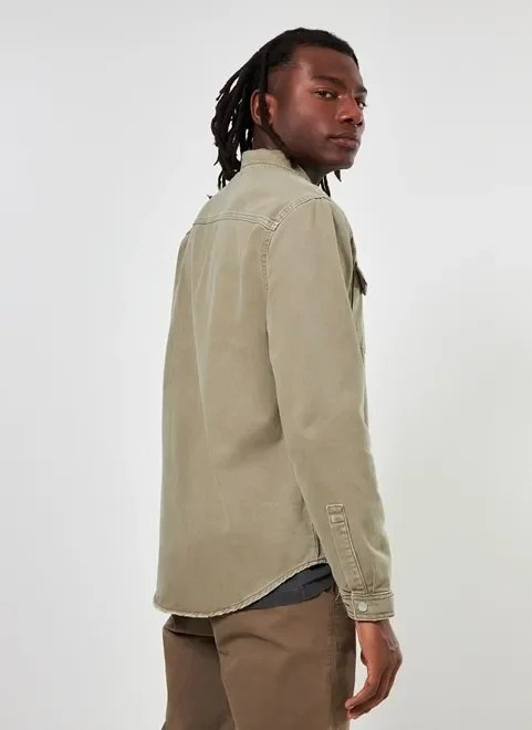 camisa overshirt em sarja verde camisa overshirt em sarja verde