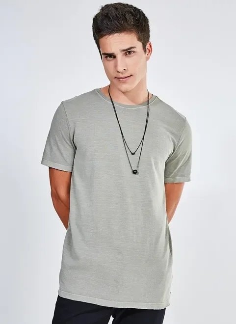 camiseta básica estonada verde militar camiseta básica estonada verde militar