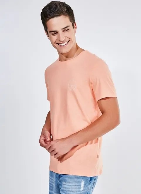 camiseta manga curta com lettering camiseta manga curta com lettering