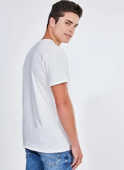 camiseta com lettering neon camiseta com lettering neon