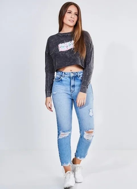 blusa cropped manga longa com lettering blusa cropped manga longa com lettering
